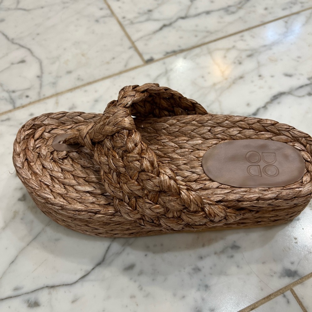 Dodo Bar Or raffia platform sandals- Size 40.
